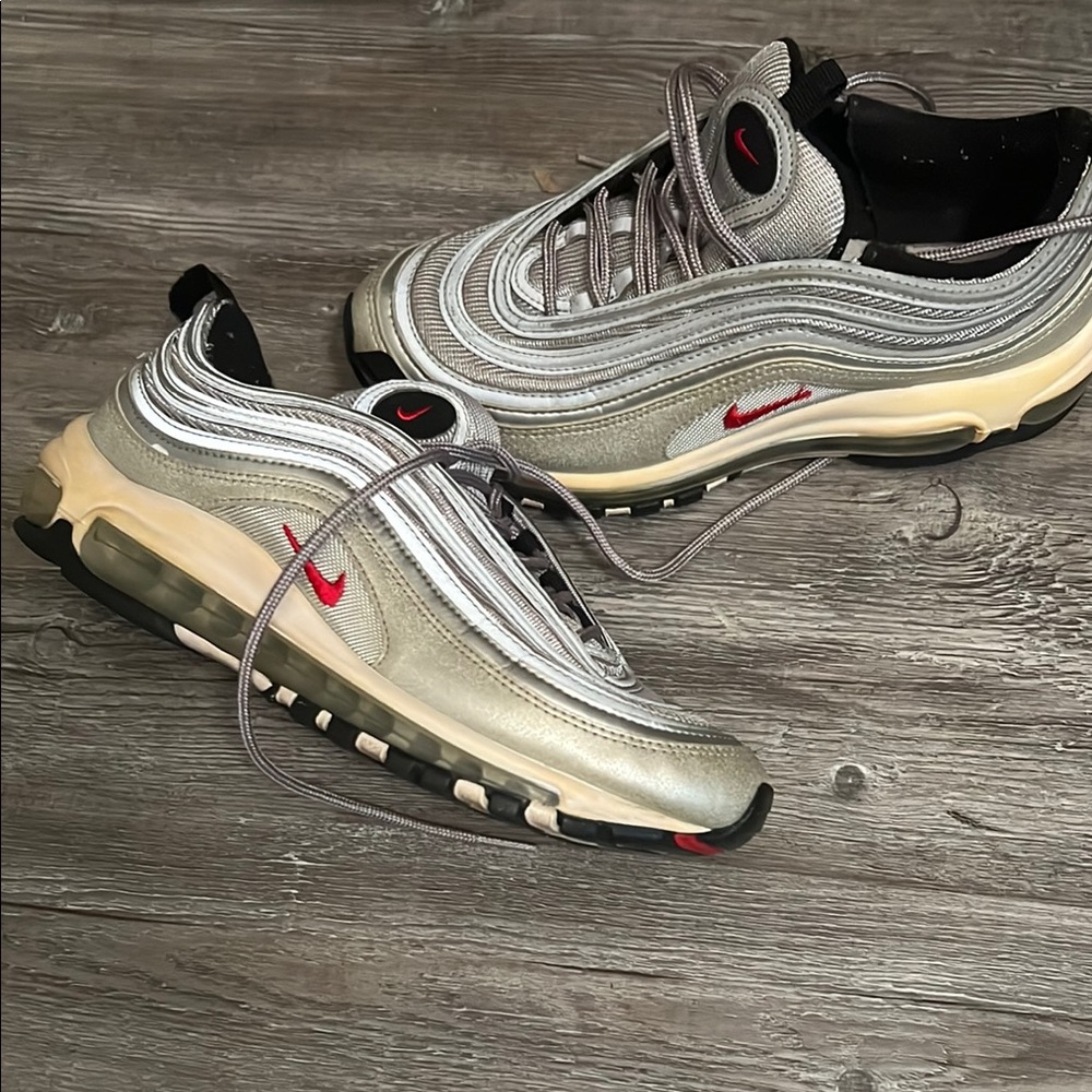 Nike Men's Silver and Black Sneakers